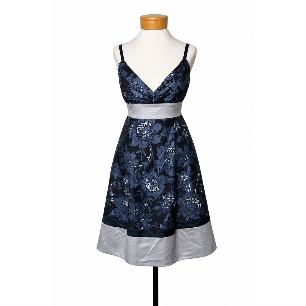Vintage Y2K BCBG Paris 100% Silk Floral Empire Waist Dress 4 Navy Blue Gray